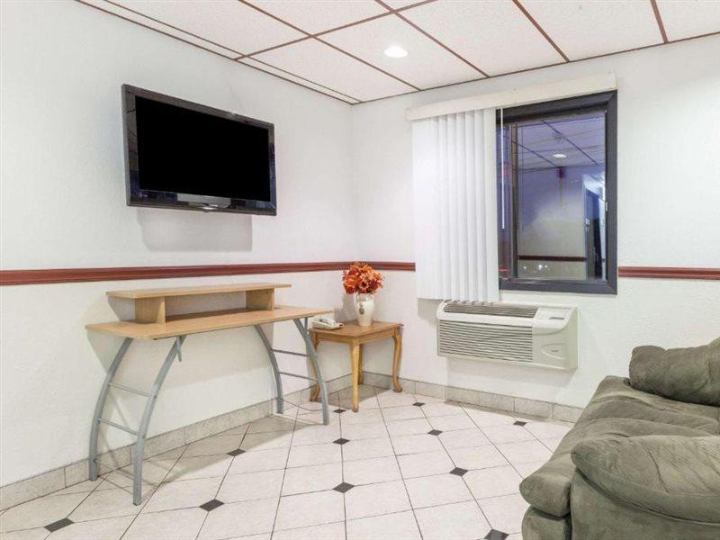 ซูเปอร์ 8 บาย วินด์แฮม วินเชสเตอร์ เวอร์จิเนีย Hotel ภายนอก รูปภาพ