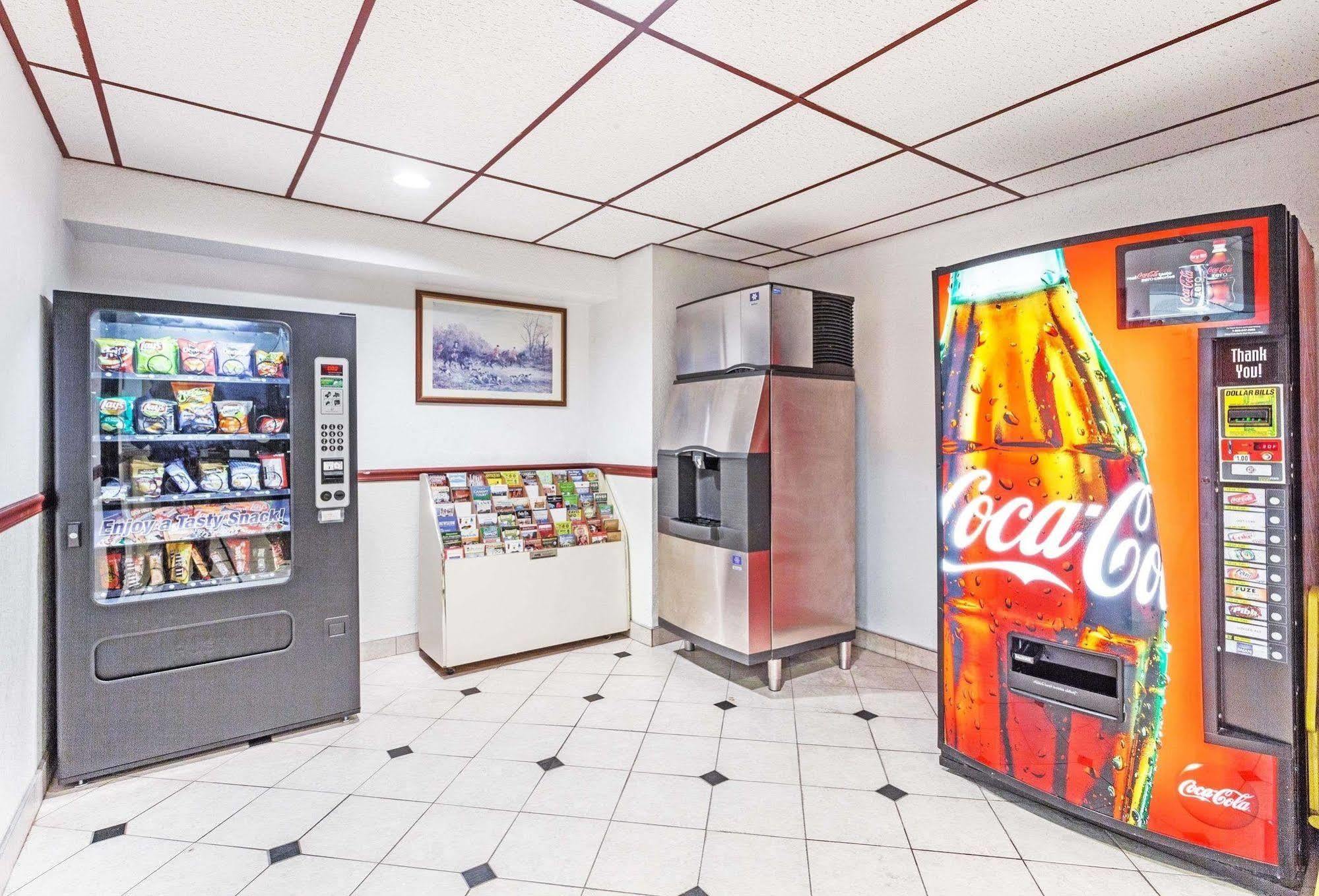 ซูเปอร์ 8 บาย วินด์แฮม วินเชสเตอร์ เวอร์จิเนีย Hotel ภายนอก รูปภาพ